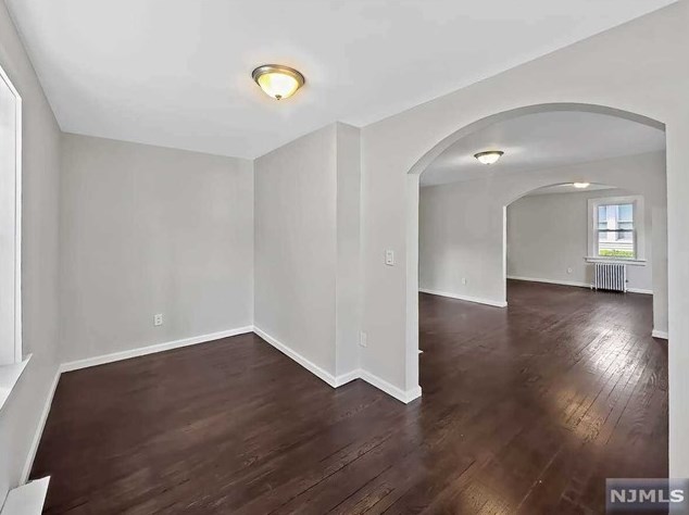 1290 Beaumont Ave, Teaneck NJ 07666-4901 exterior