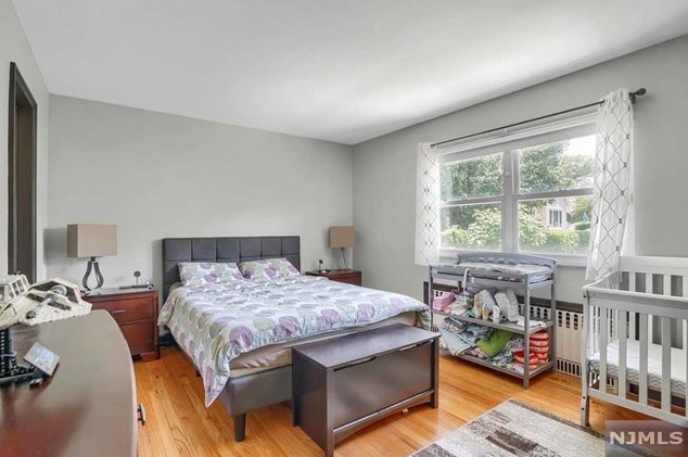 1002 Gln Rd, West Fort Lee NJ 07024-1634 exterior