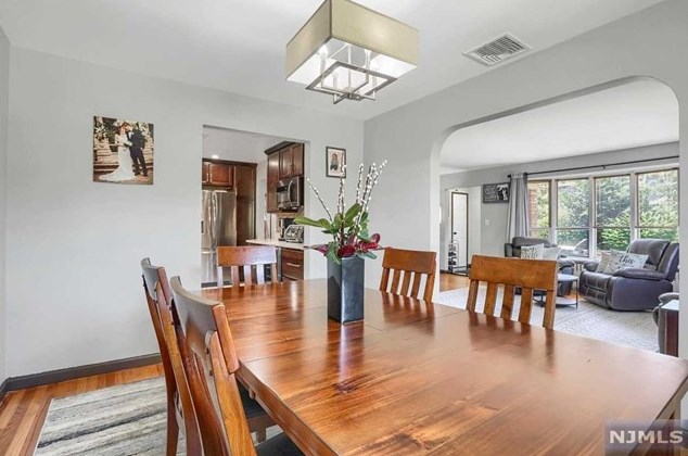 1002 Gln Rd, West Fort Lee NJ 07024-1634 exterior