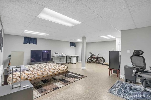 1002 Gln Rd, West Fort Lee NJ 07024-1634 exterior