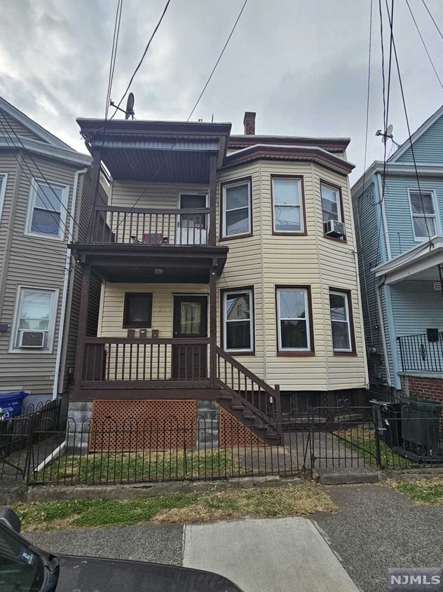 26 York St, Paterson NJ  07524-1916 exterior