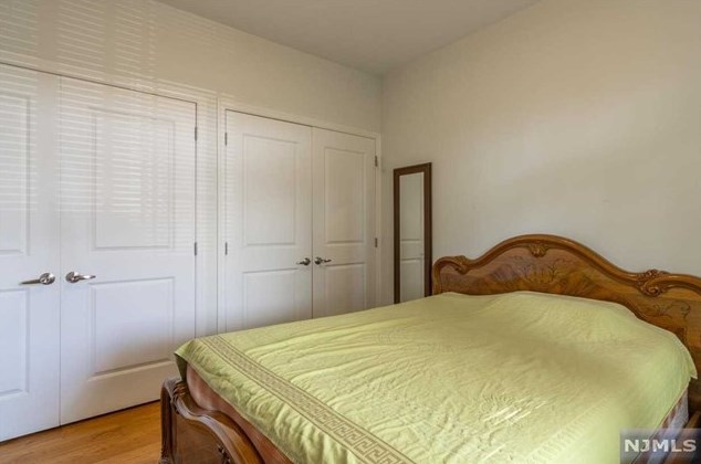 276 Chestnut St, Nutley NJ 07110-2432 exterior