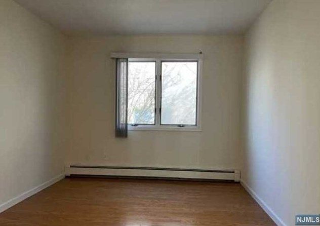 515 1st St, Palisades Park NJ  07650-2669 exterior