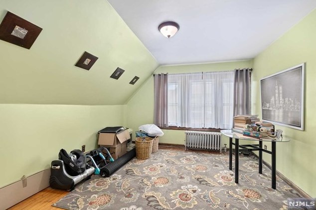 135 Maple St, Rutherford NJ  07070-1718 exterior