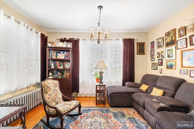 135 Maple St, Rutherford NJ  07070-1718 exterior