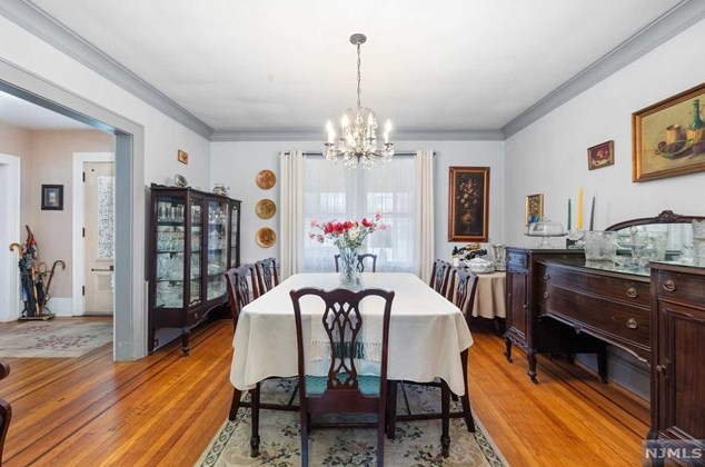 135 Maple St, Rutherford NJ  07070-1718 exterior