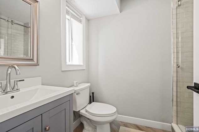 446 Greenmount Ave, Cliffside Park NJ 07010-1633 exterior