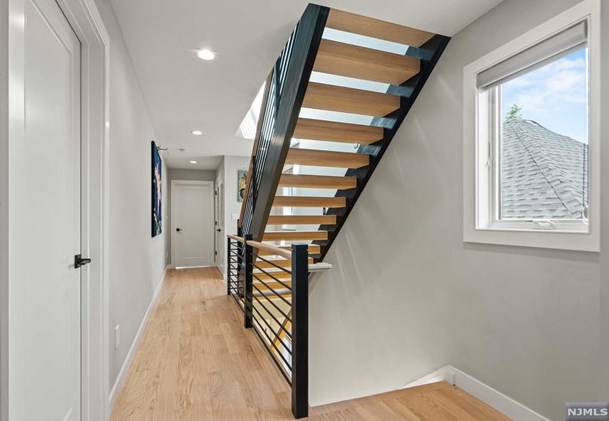 446 Greenmount Ave, Cliffside Park NJ 07010-1633 exterior