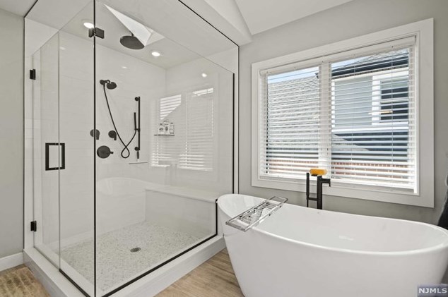 446 Greenmount Ave, Cliffside Park NJ 07010-1633 exterior