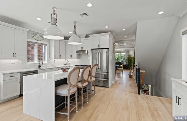 446 Greenmount Ave, Cliffside Park NJ 07010-1633 exterior