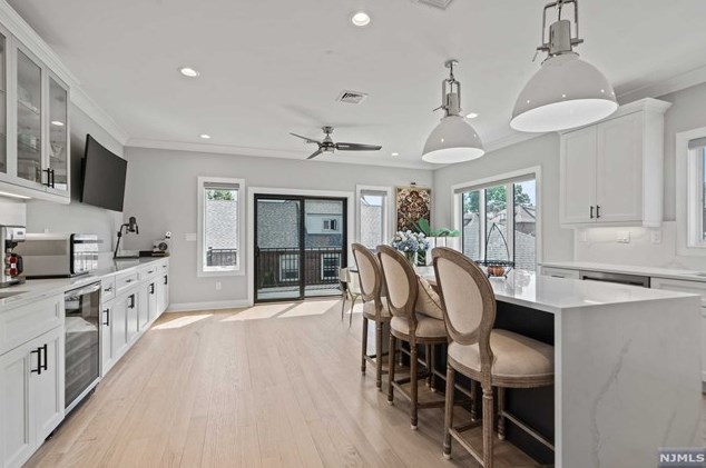 446 Greenmount Ave, Cliffside Park NJ 07010-1633 exterior