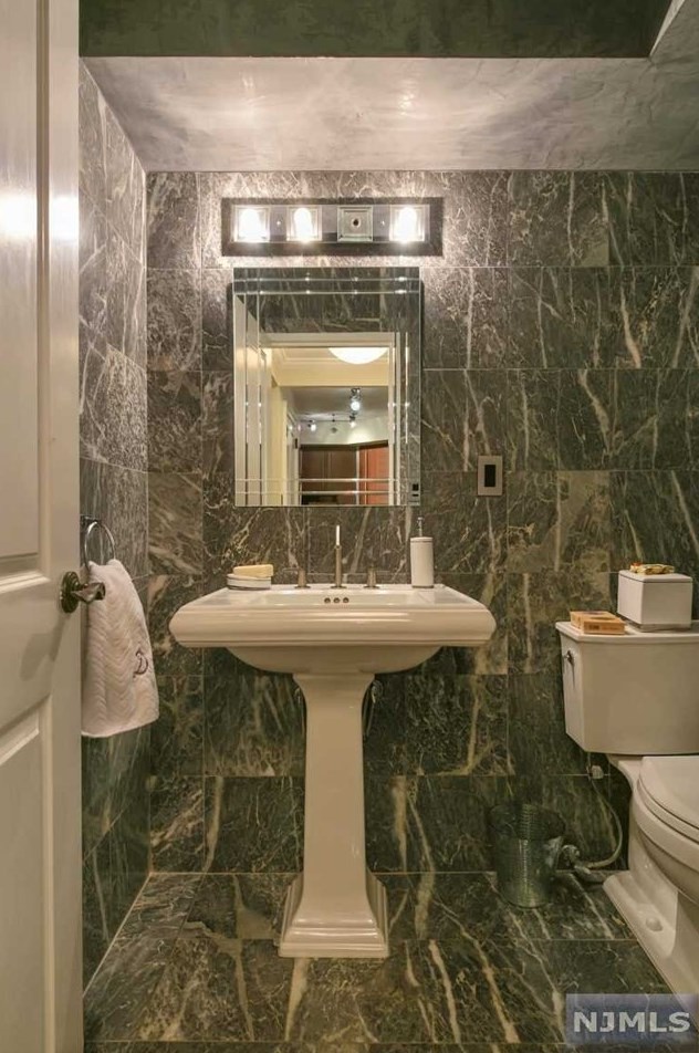 1512 Palisade Ave, West Fort Lee NJ  07024-5308 exterior