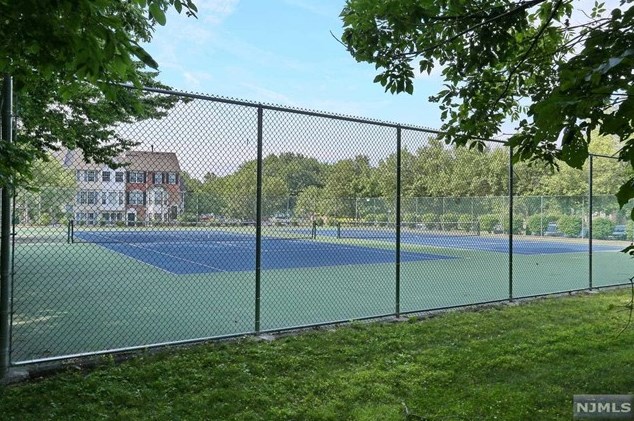 908 Thoreau Ct, Mahwah NJ  07430-2358 exterior