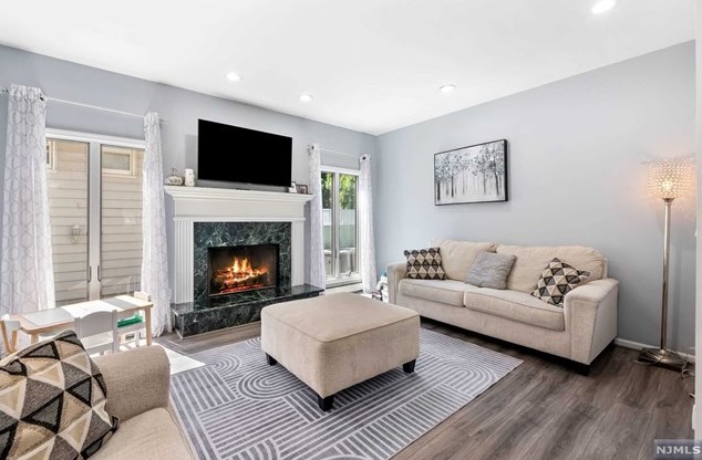 270 Baldwin Ave, Hasbrouck Heights NJ 07604-2301 exterior