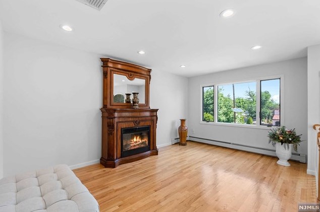 270 Baldwin Ave, Hasbrouck Heights NJ 07604-2301 exterior