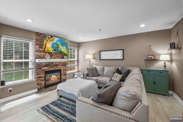 615 Wendover Ct, Dover NJ  07869-1639 exterior