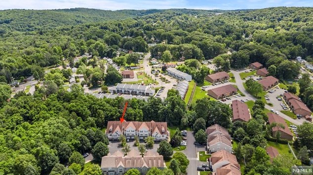 615 Wendover Ct, Dover NJ  07869-1647 exterior