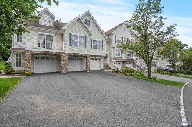 615 Wendover Ct, Dover NJ  07869-1647 exterior