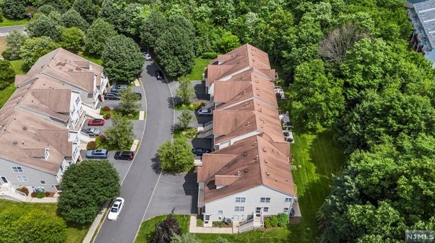 615 Wendover Ct, Dover NJ  07869-1647 exterior