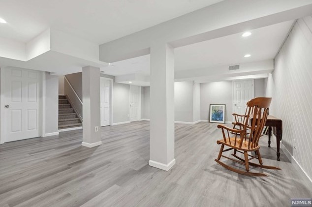 21 Indian Fld Ct, Mahwah NJ 07430-2243 exterior