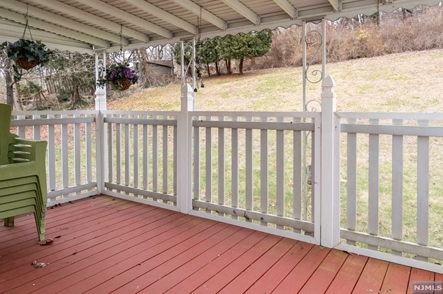 10 Brookside Ave, Hackettstown NJ 07840-4104 exterior