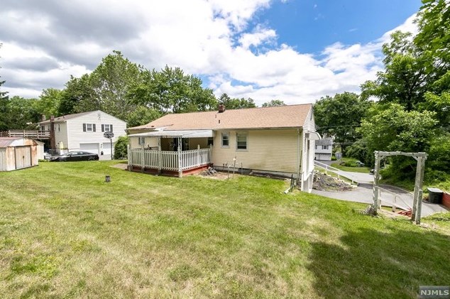 10 Brookside Ave, Hackettstown NJ 07840-4104 exterior