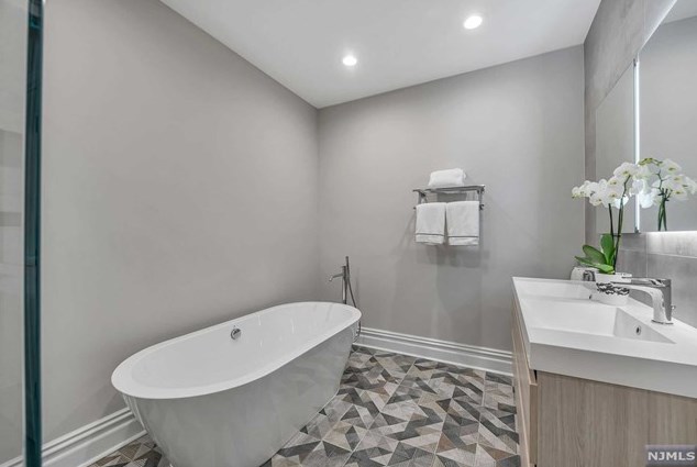 314 Forester Way, Park Ridge NJ 07656-2611 exterior