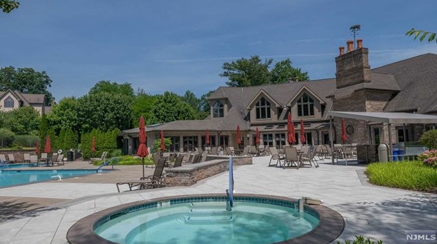 314 Forester Way, Park Ridge NJ 07656-2611 exterior