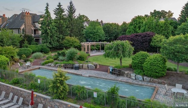 314 Forester Way, Park Ridge NJ 07656-2611 exterior