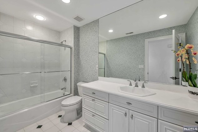 314 Forester Way, Park Ridge NJ 07656-2611 exterior