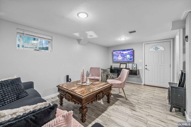 404 Un Ave, Belleville NJ 07109-1607 exterior