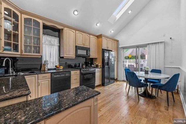 404 Un Ave, Belleville NJ 07109-1607 exterior