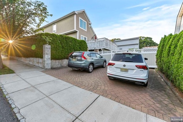 404 Un Ave, Belleville NJ 07109-1607 exterior