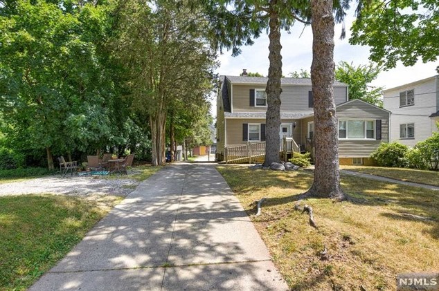 82 Race St, Nutley NJ  07110-2628 exterior