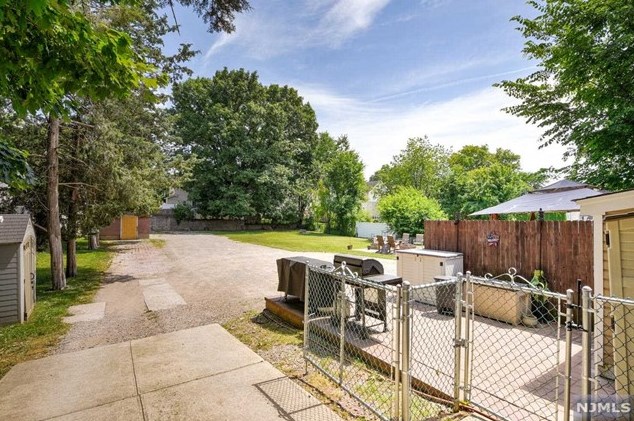 82 Race St, Nutley NJ  07110-2628 exterior