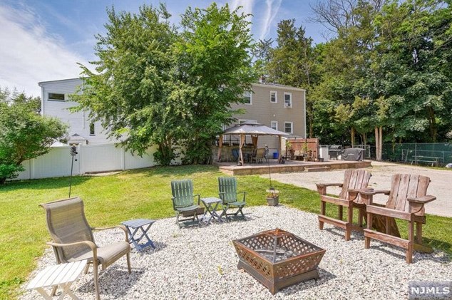 82 Race St, Nutley NJ  07110-2628 exterior