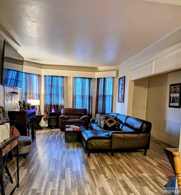 560 Broadway, Paterson NJ  07514-1147 exterior