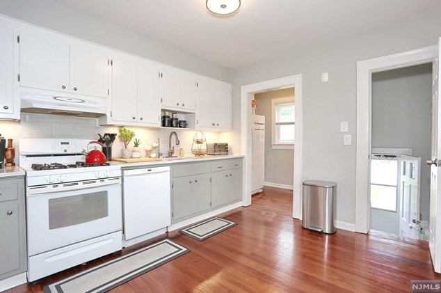 89 Harcourt Ave, Bergenfield NJ  07621-1952 exterior