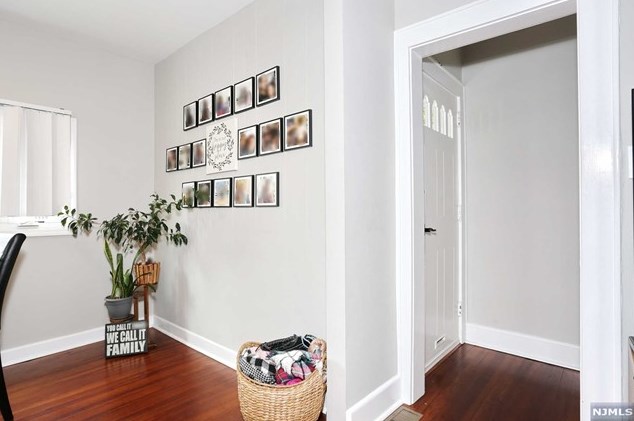 89 Harcourt Ave, Bergenfield NJ  07621-1952 exterior