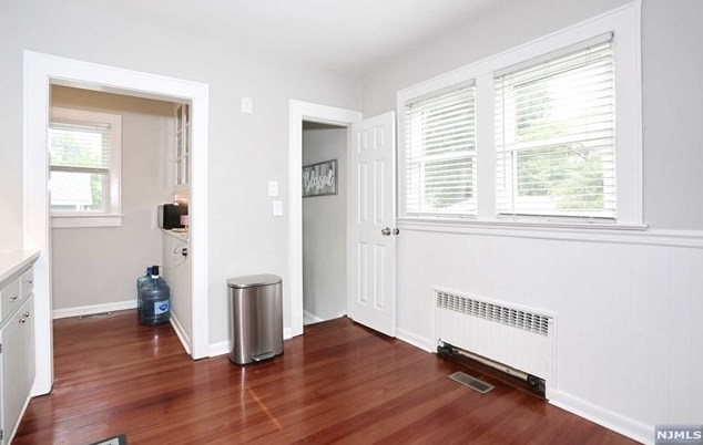 89 Harcourt Ave, Bergenfield NJ  07621-1952 exterior