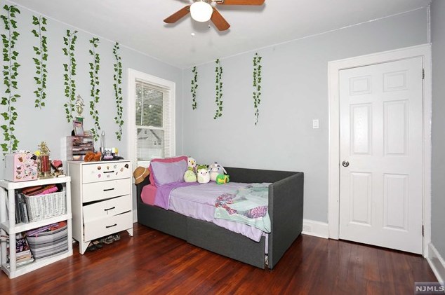 89 Harcourt Ave, Bergenfield NJ  07621-1952 exterior