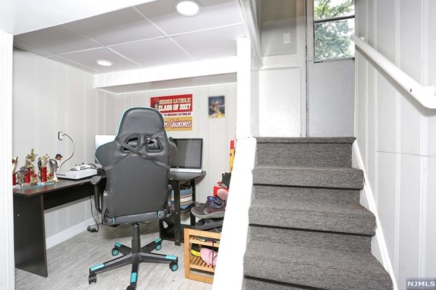 89 Harcourt Ave, Bergenfield NJ  07621-1952 exterior