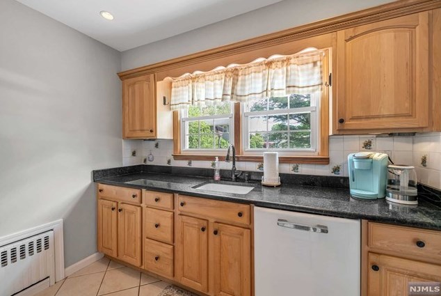 55 Chestnut St, Dumont NJ  07628-3214 exterior