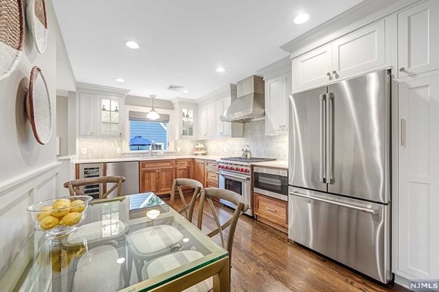 162 Pleasant Ave, Ridgewood NJ  07450-3525 exterior