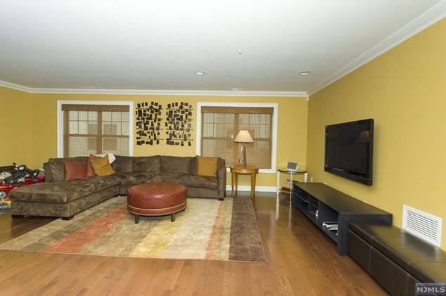 1625 Paterson Plank Rd, Secaucus NJ  07094-4076 exterior