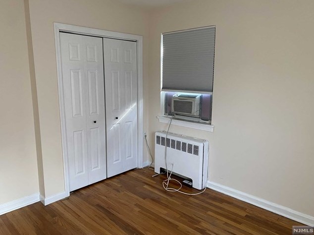 1486 Terrace Cir, Teaneck NJ  07666-5235 exterior