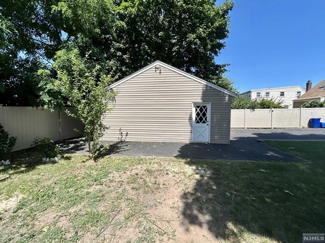 772 Morton St, East Rutherford NJ 07073-1609 exterior