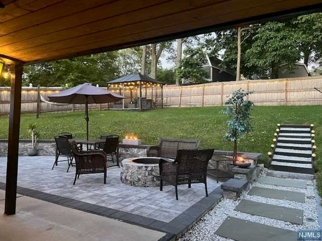 24 Tall Oaks Dr, Hardyston NJ  07419-2022 exterior