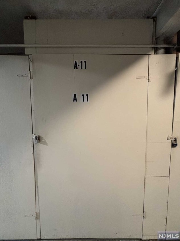 605 Grove St, Clifton NJ  07013-3818 exterior