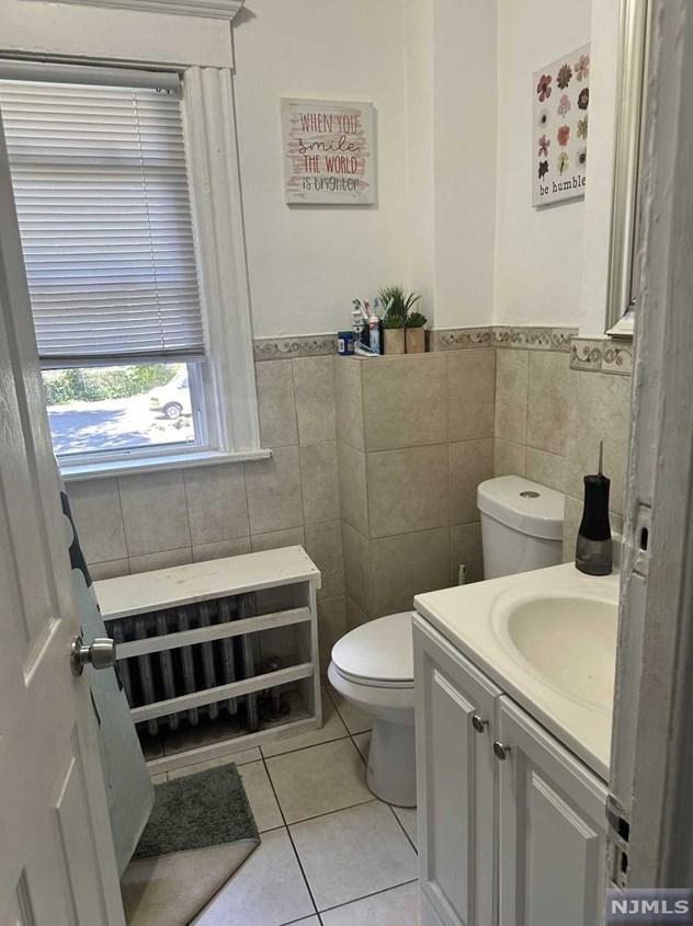 233 Glenwood Ave, East Orange NJ  07017-3009 exterior